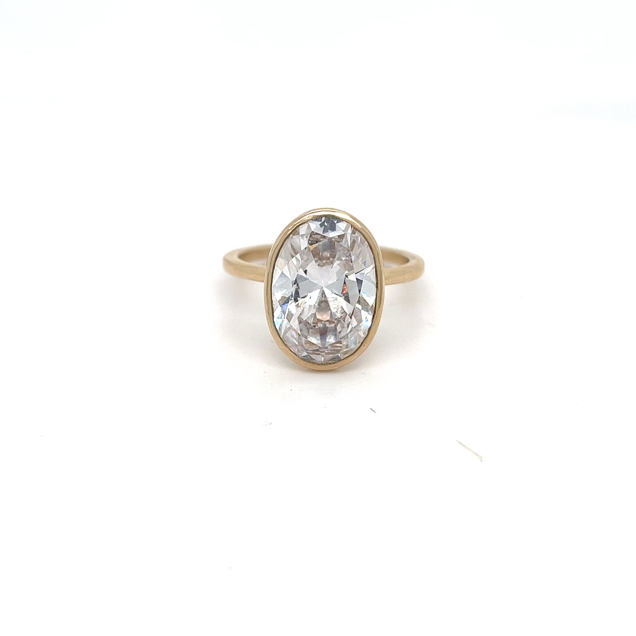 allie-oval